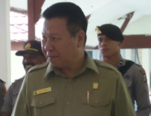 Frans Amerbay ketua DPRD Kaimana Foto Dar
