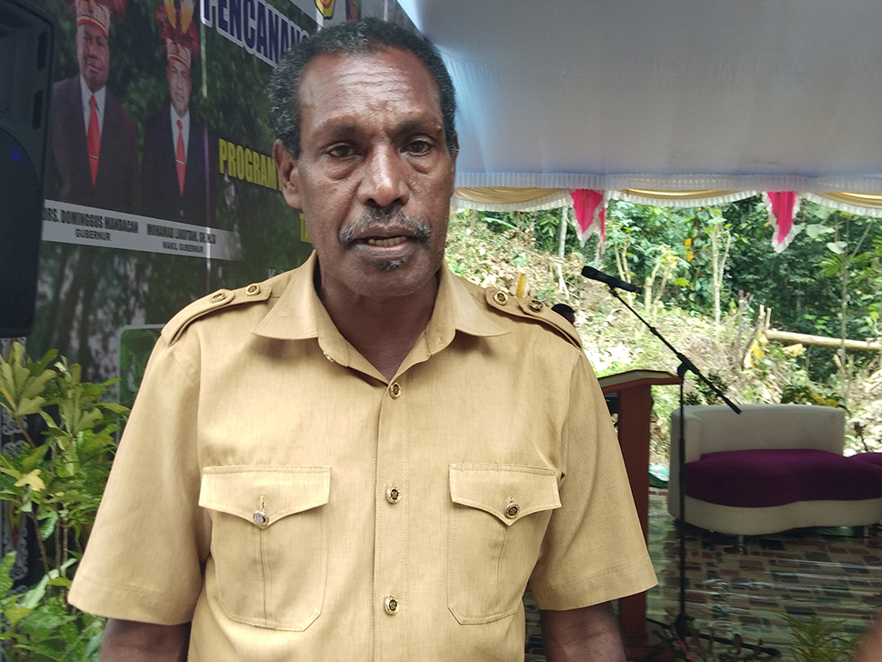 Kepala Dinas Perindagkop Kabupaten Kaimana, Martinus Furima, SE,