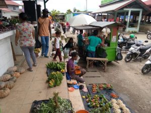*Kurangnya Pengaturan Meja Pasar Banyak Pedagang Lebih Memilih Jualan di Lantai