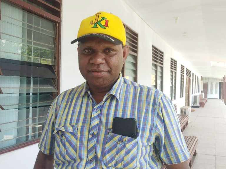 Lewi Oruw SE Anggota DPRD Kaimana