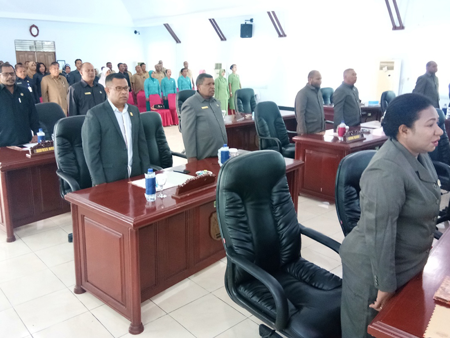 Anggota DPRD Kaimana Dalam Rapat Paripurna