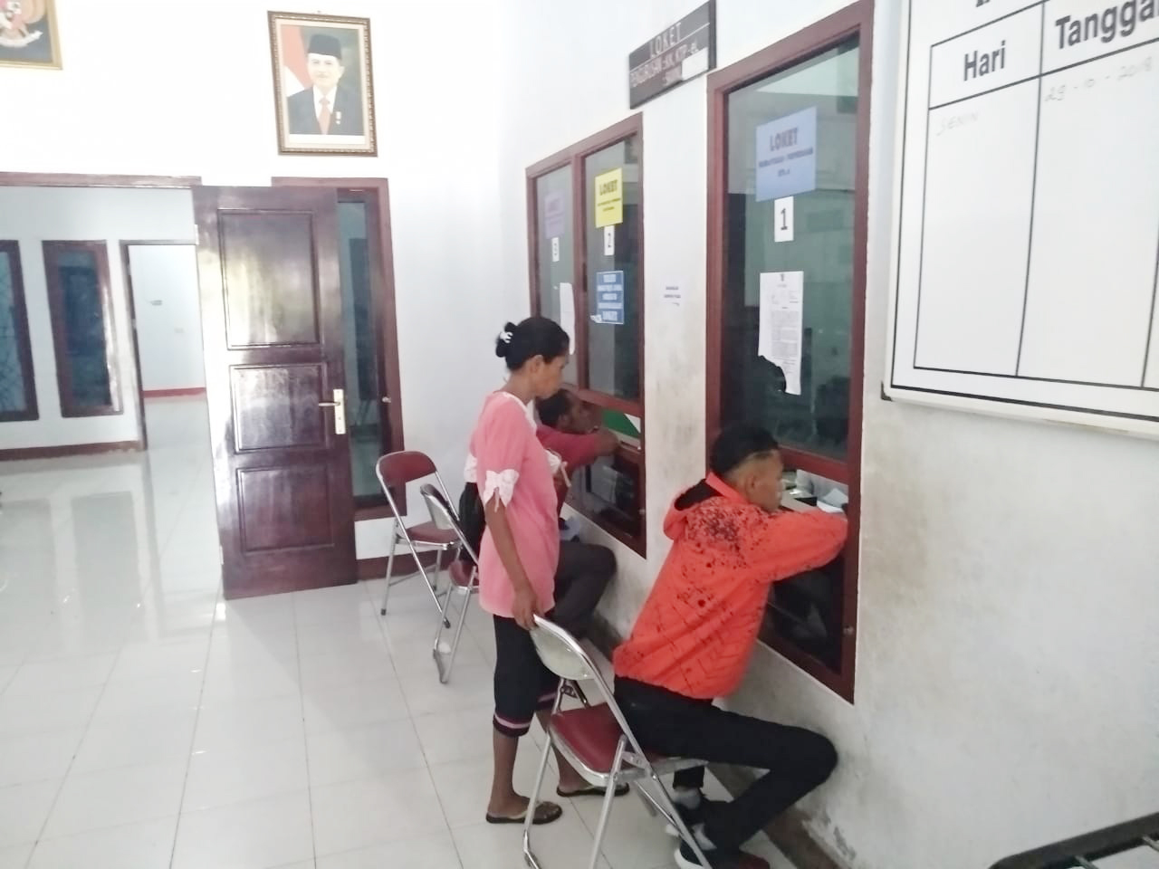 Foto Pelayanan di Kantor Disdukcapil Kaimana