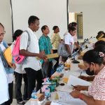 Proses verifikasi faktual terhadap ratusan tenaga Non ASN di DPRD Kaimana. (FOTO: DOK FA)
