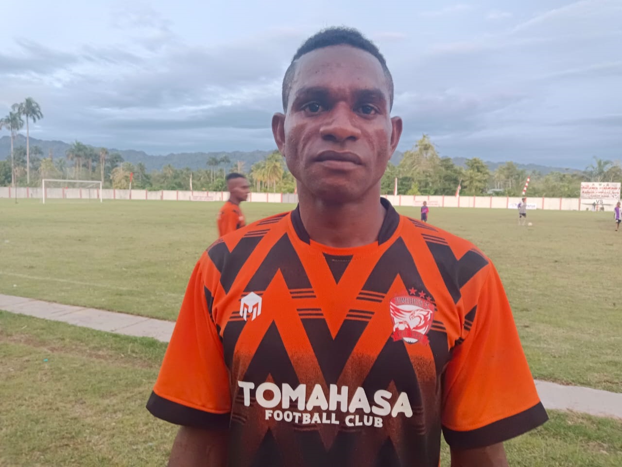 Usman Waita (18), pemain Tomahasa FC, sebagai penentu kemenangan timnya setelah mengalahkan Iamba FC 2-1 di group B. (FOTO : FAD)