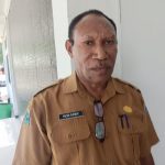 Kepala Dinas Lingkungan Hidup, Yakob Surbay.(FOTO: ARI)