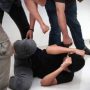 Kepala Kampung Wosokuno Kaimana Dikeroyok, Massa Geruduk Kantor Bupati