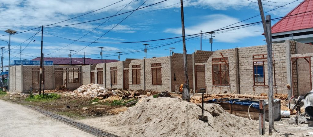 Salah satu proyek Pemerintah Daerah Kabupaten Kaimana yang dikerjakan di Tahun 2025 ini. (FOTO: JRTC)