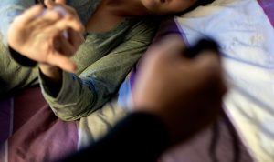 kasus-siswi-sma-yang-diperkosa-paman-dan-sepupu-terbongkar-oleh-sang-guru-8qk0SbCwLl