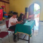 Pengurus PHBK Kaimana saat melaksanakan rapat pematangan kegiatan Pawai Santa Claus dan Lomba Pondok Natal.(FOTO : IST)