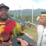 Ngabuburit Bareng Mantan Wabup Hasbullah, Wabup Isak Waryensi Borong Takjil