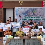 Bupati Hasan Serahkan Bantuan Dana Hibah