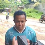 Terus Menerus Rusak, Warga RT Senja Inisiatif Perbaiki Ruas Jalan Hailai-Bumsur