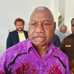Gubernur Papua Barat, Dominggus Mandacan. (Sumber Foto : KOMPAS)